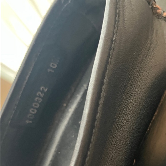 Gucci Black Leather Women's Horsebit Loafers with Gold Hardware - Picture 11 of 14